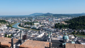 【チェコ・オーストリア新婚旅行⑤】ザルツブルク満喫！無料バス活用と地獄の激坂、絶品シュニッツェル食べ比べ（6日目）